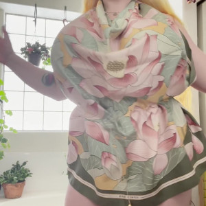 Video by underbust published on July 28,2023 10:40:00 - BestThots