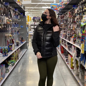 Video by scarlett_rae3 published on July 17,2023 04:34:00 - BestThots