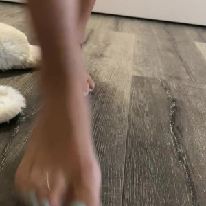 Video by prettyfeetparis published on April 7,2023 22:28:00 - BestThots