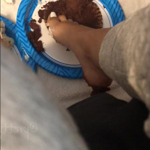Video by prettyfeetparis published on May 10,2023 14:17:00 - BestThots