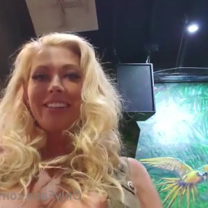 Video by hollyhotwife published on April 10,2023 11:30:00 - BestThots