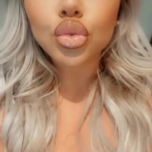 Video by ashleybarbiefans published on April 5,2023 04:01:00 - BestThots
