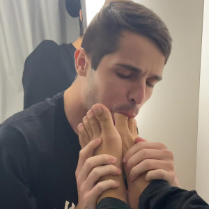 Video by tattooboyfeet published on August 22,2023 19:49:00 - BestThots