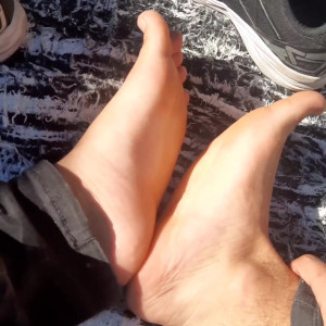 Video by tattooboyfeet published on March 31,2023 17:03:00 - BestThots