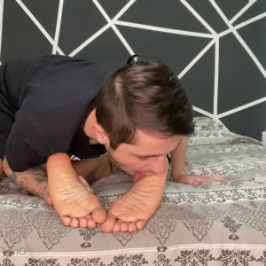 Video by tattooboyfeet published on May 13,2023 21:59:00 - BestThots