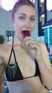 Video by magnea published on January 17,2025 02:02:25 - BestThots