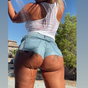Video by ashleysbedroom published on April 3,2023 09:43:00 - BestThots
