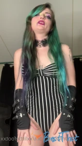 xxlittlefootxx #9721056