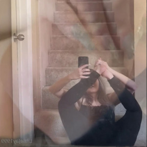 Video by alyxxxgoth published on March 2,2023 01:21:00 - BestThots