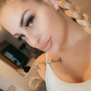 Video by goddesslola published on May 24,2023 21:57:00 - BestThots