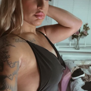 Video by goddesslola published on August 5,2023 06:08:00 - BestThots