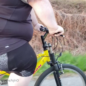 Video by femalefeederheaven published on April 26,2023 01:48:00 - BestThots