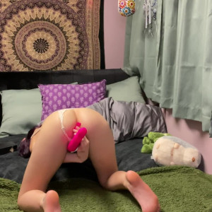 Video by hollyhatesherpes published on April 11,2023 22:58:00 - BestThots