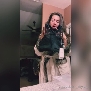 xelizabethskylarx #3410783