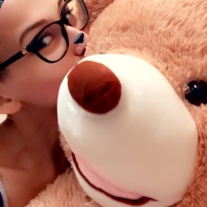 Video by realgarnetrose published on April 5,2023 00:12:00 - BestThots