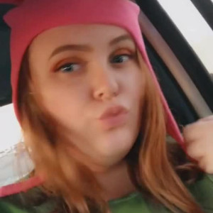Video by oliviabluntslut published on May 10,2023 12:01:00 - BestThots