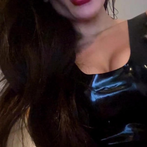 Video by evilwoman published on July 10,2023 07:43:00 - BestThots