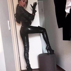 Video by evilwoman published on May 28,2023 10:09:00 - BestThots