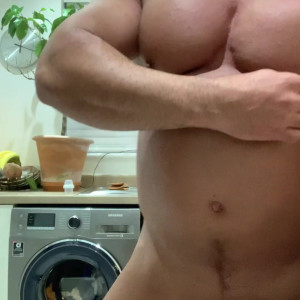 Video by peachydaddyuk published on May 14,2023 08:55:00 - BestThots