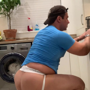 Video by peachydaddyuk published on April 26,2023 04:49:00 - BestThots