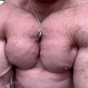 Video by themaskedbodybuilder published on April 4,2023 00:13:00 - BestThots