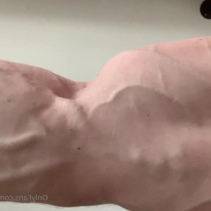 Video by themaskedbodybuilder published on June 12,2023 18:07:00 - BestThots