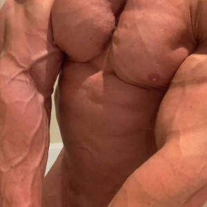 Video by themaskedbodybuilder published on April 15,2023 03:52:00 - BestThots