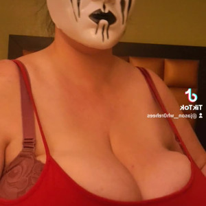 Video by bustybigbootyjudy published on April 9,2023 17:02:00 - BestThots