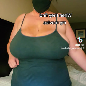 Video by bustybigbootyjudy published on March 28,2023 06:44:00 - BestThots