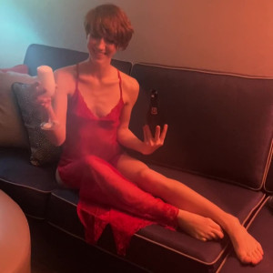 Video by aliceoncam published on April 1,2023 22:59:00 - BestThots