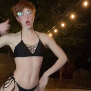 Video by aliceoncam published on April 5,2023 15:09:00 - BestThots