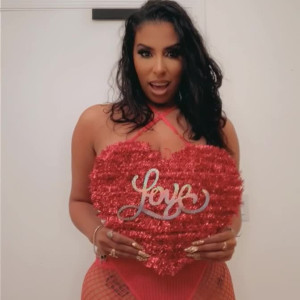 Video by sweetteonly published on August 10,2023 22:25:00 - BestThots