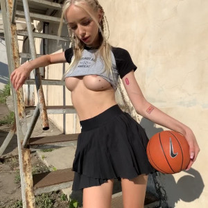 Video by newlolabunny published on March 26,2023 18:35:00 - BestThots