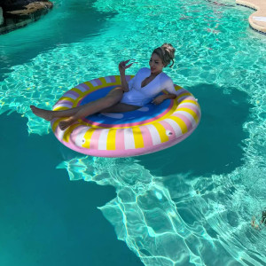 Video by farrahabraham published on June 21,2023 16:26:00 - BestThots