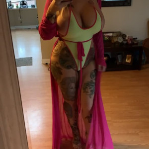 Video by bombshelldez published on June 5,2023 02:26:00 - BestThots