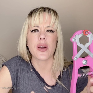 Video by mistress_tess1 published on May 12,2023 05:28:00 - BestThots