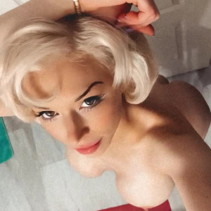 Video by therealpinuppixie published on May 13,2023 07:23:00 - BestThots