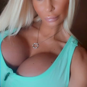 Video by plasticbarbie2000 published on August 20,2023 09:27:43 - BestThots