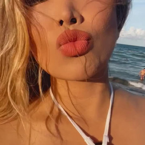 Video by jiaoyingsummers published on June 11,2023 19:33:00 - BestThots
