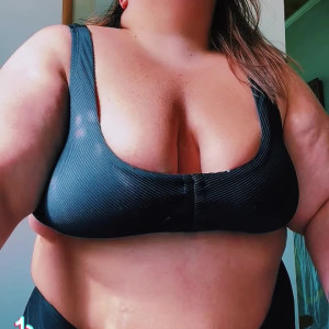 Video by thepigqueenx published on March 27,2023 02:15:00 - BestThots