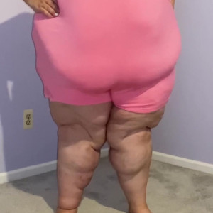 Video by bigbellybrooke published on May 8,2023 08:38:00 - BestThots
