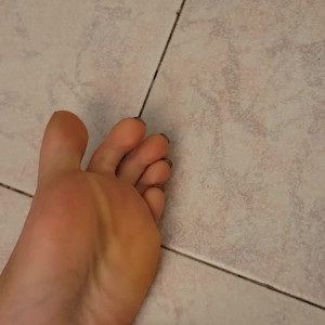 Video by gabbiefeet published on June 5,2023 01:25:00 - BestThots