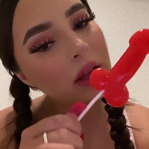 Video by starrbabyyy01 published on May 18,2023 23:05:00 - BestThots
