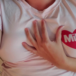 Video by lisaasmr published on July 7,2023 21:31:00 - BestThots