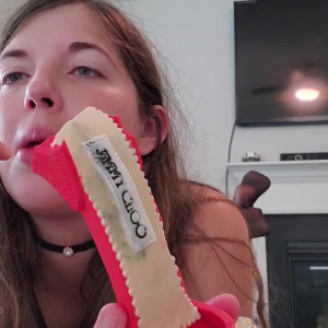 Video by lisaasmr published on July 1,2023 15:17:00 - BestThots
