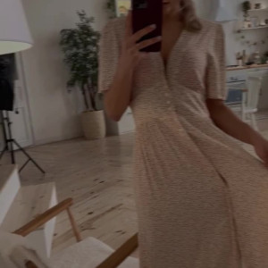 Video by sojourncouple published on April 7,2023 18:39:00 - BestThots