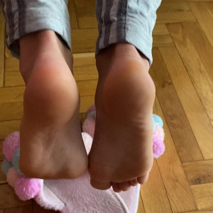 Video by froggeefeetvip published on August 20,2023 20:25:43 - BestThots