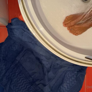 Video by froggeefeetvip published on August 20,2023 20:56:53 - BestThots