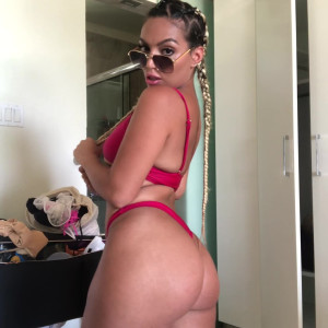 Video by araqueenbae published on March 15,2023 16:20:00 - BestThots