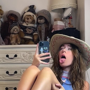 Video by holliefyy published on June 21,2023 03:57:00 - BestThots